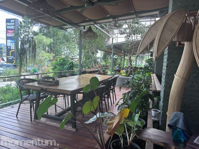 WeCafe outdoor dining 1 768x575