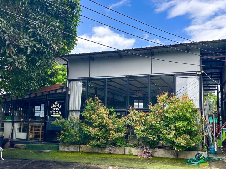 Yoga Connections entrance 768x575