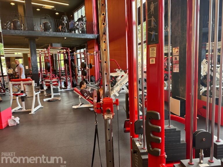 Alpha Gym lifting area 768x575